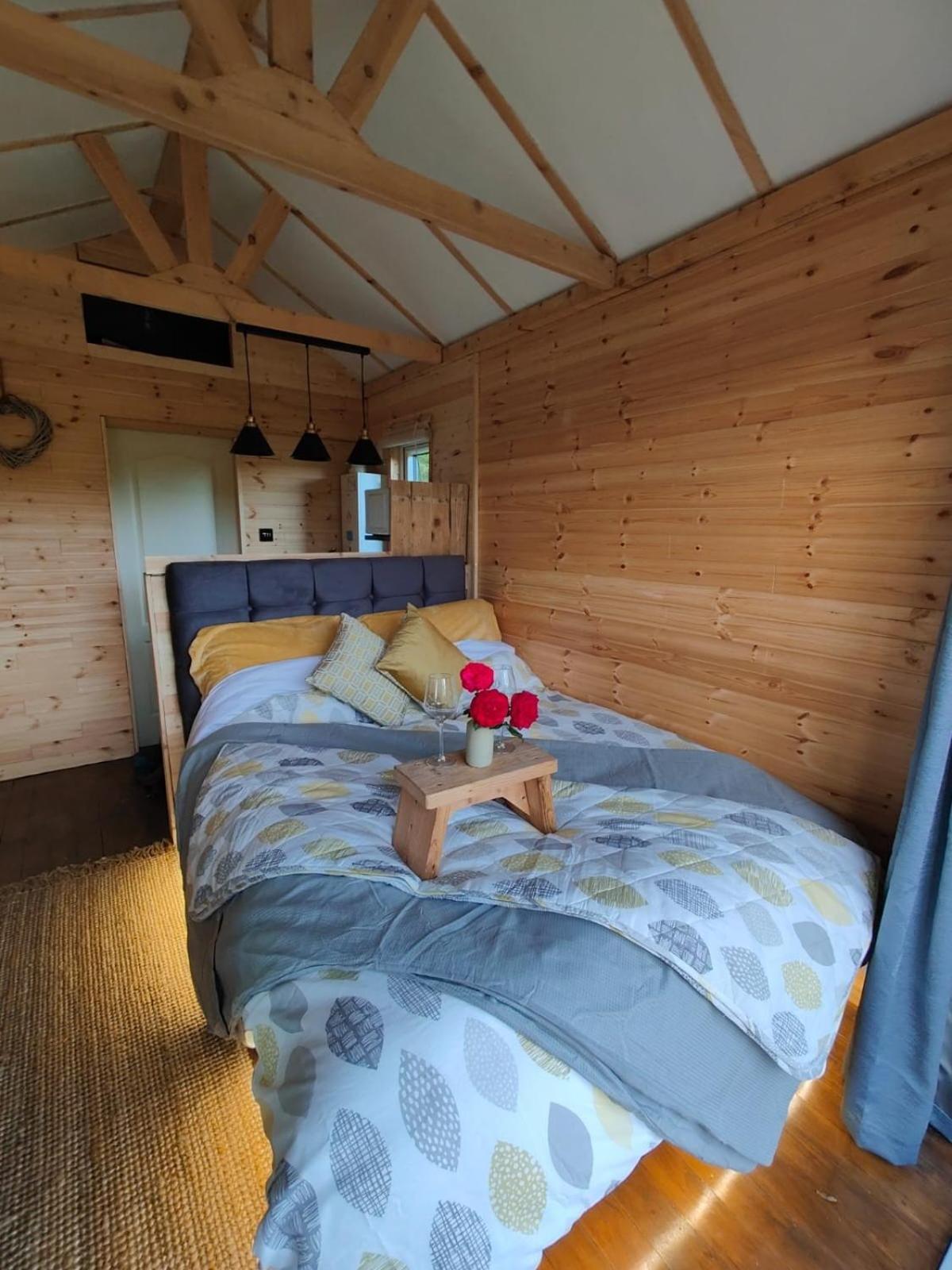 Riverside Cabin Limerick Junction エクステリア 写真
