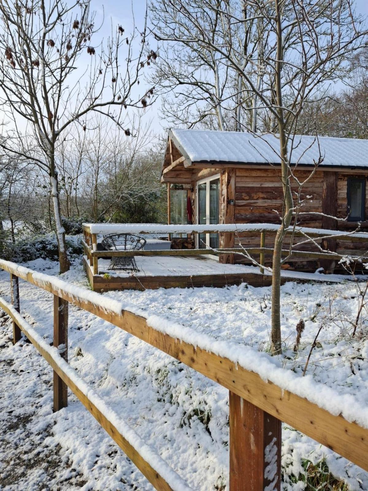 Riverside Cabin Limerick Junction エクステリア 写真