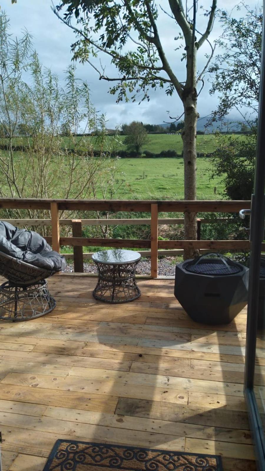 Riverside Cabin Limerick Junction エクステリア 写真
